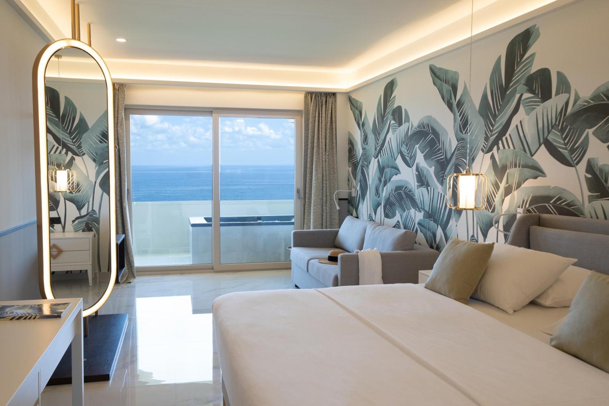 Double Sea View Whirlpool